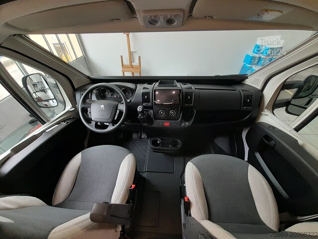 Halvintegrerad husbil CHAUSSON 724 ETAPE LINE