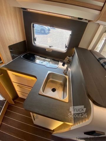 Camping-car semi-intégré KNAUS Sky Wave 700 MEG 4,4t, 160PS, 5-Sitze + Hundebox