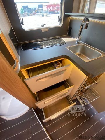 Camping-car semi-intégré KNAUS Sky Wave 700 MEG 4,4t, 160PS, 5-Sitze + Hundebox