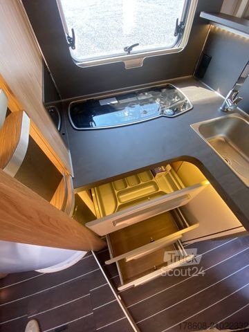 Camping-car semi-intégré KNAUS Sky Wave 700 MEG 4,4t, 160PS, 5-Sitze + Hundebox