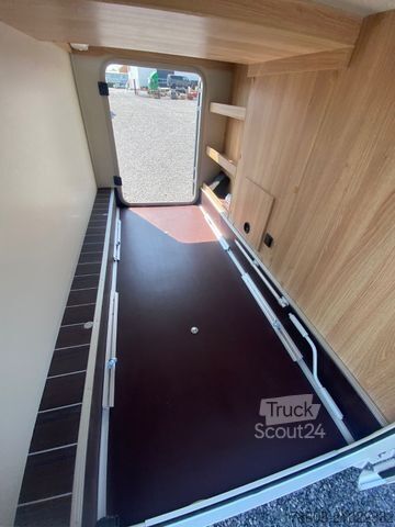 Camping-car semi-intégré KNAUS Sky Wave 700 MEG 4,4t, 160PS, 5-Sitze + Hundebox