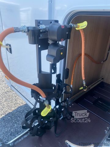 Camping-car semi-intégré KNAUS Sky Wave 700 MEG 4,4t, 160PS, 5-Sitze + Hundebox