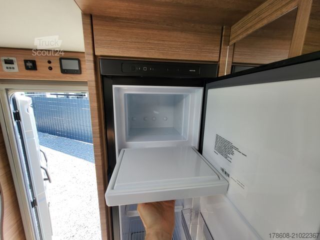 Camping-car intégral WEINSBERG CaraCore 700 MEG, 180PS, Auto, Solar, Alarm TV