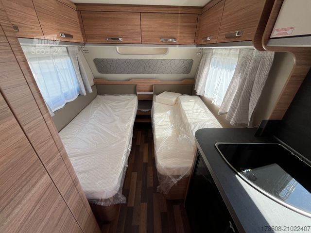 Caravane WEINSBERG CaraOne 480 EU Glattblech, FBH, 17"Alu, viel Zub