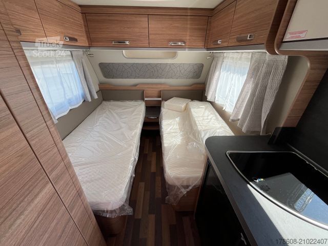 Caravane WEINSBERG CaraOne 480 EU Glattblech, FBH, 17"Alu, viel Zub