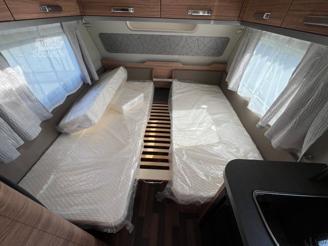 Caravane WEINSBERG CaraOne 480 EU Glattblech, FBH, 17"Alu, viel Zub