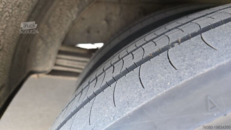 Mestský autobus Mercedes-Benz Vario 614 (BELGIAN BUS / 34 SEATS / MANUAL PUMP...