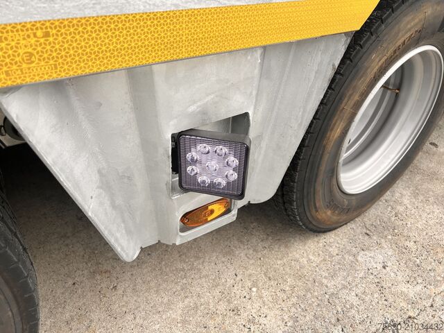 Remorque surbaissée Möslein ST 3  3 Achs Satteltieflader neu