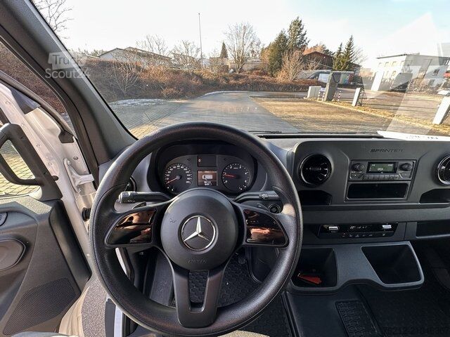 Fourgon tôlé MERCEDES-BENZ Sprinter 319 CDI Kasten+4x4+AHK 3,0t+Kamrea+