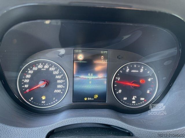 Fourgon tôlé MERCEDES-BENZ Sprinter 319 CDI+Möbelkoffer+LED+Treppe+Kamera+