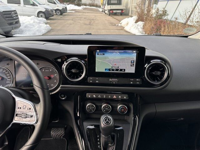 Minibus MERCEDES-BENZ T 180 d STYLE+LED+Navi+Klima+Kamera+Tempomat+