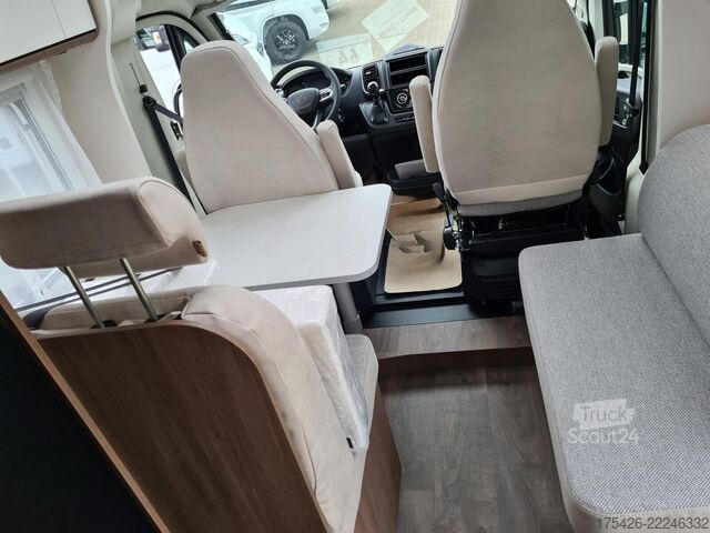 Напівінтегрований кемпер CARADO V 347 *Safety-Paket m. ACC*pro+ Paket*