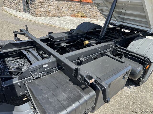 TGL 8.220 Meiller 3-vejs tipper, 2x anhængertræk (AHK) MAN TGL 8.220 Meiller 3. S.-Kipper, 2x AHK