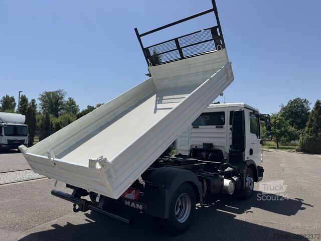 TGL 8.220 Meiller 3-vejs tipper, 2x anhængertræk (AHK) MAN TGL 8.220 Meiller 3. S.-Kipper, 2x AHK