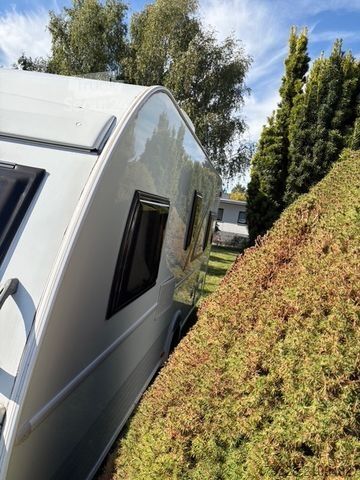 Τροχόσπιτο BÜRSTNER Averso Top 465TS