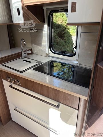 Τροχόσπιτο BÜRSTNER Averso Top 465TS