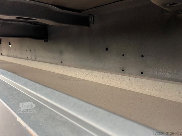Box semitrailer SCHMITZ CARGOBULL SKO24 / Trockenkoffer / Koffer  / SAF / Lift