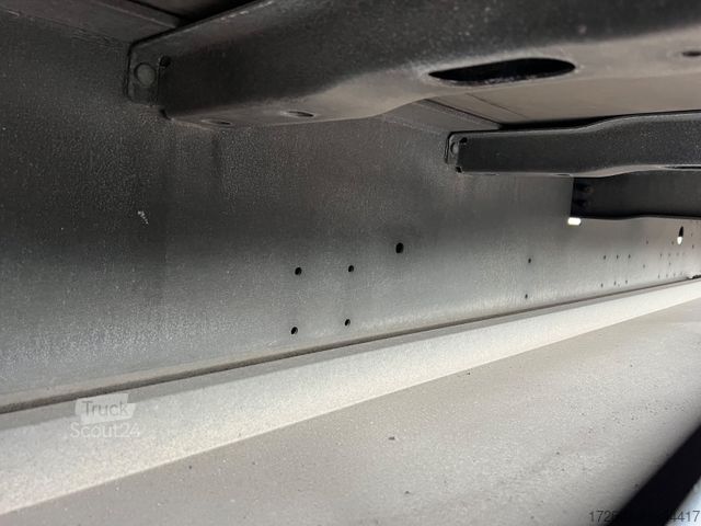 Box semitrailer SCHMITZ CARGOBULL SKO24 / Trockenkoffer / Koffer  / SAF / Lift