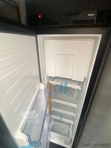 Ημιενσωματωμένο αυτοκινούμενο τροχόσπιτο CHAUSSON X650 Exclusive Line MJ24 Connect - UVP: 84.829¤