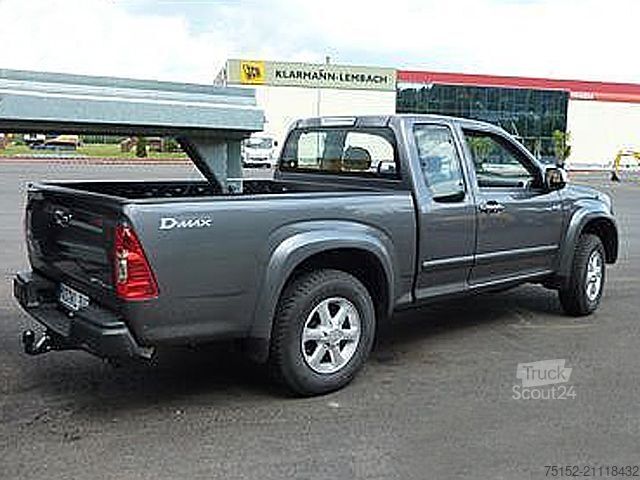 Μαζεύω Isuzu D-Max 4x4 Space Cab Custom mit Sattelkupplung