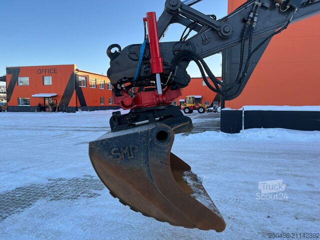 Grävmaskin på larvband Volvo EC 220 DL ORIGINAL HOURS ! / ROTOTILT / CENTRAL...