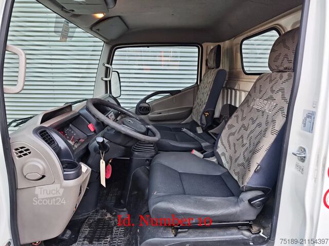 Підйомна платформа Nissan Cabstar 35.12 NT400 Palfinger P240A