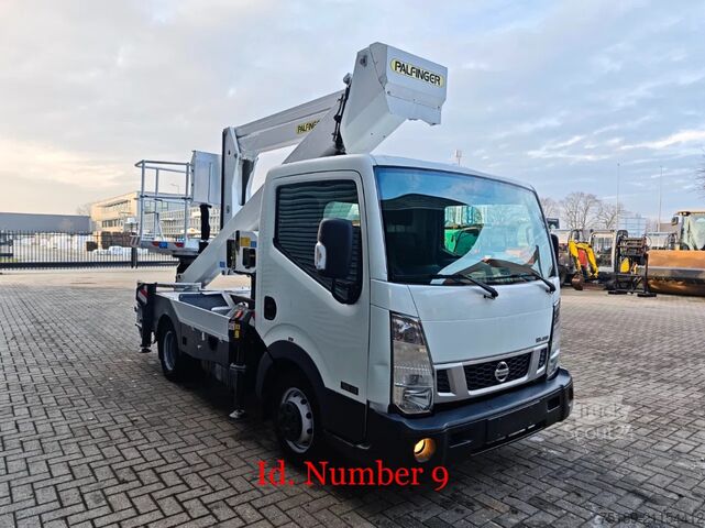 Підйомна платформа Nissan Cabstar 35.13 NT400 Palfinger P200 AXE