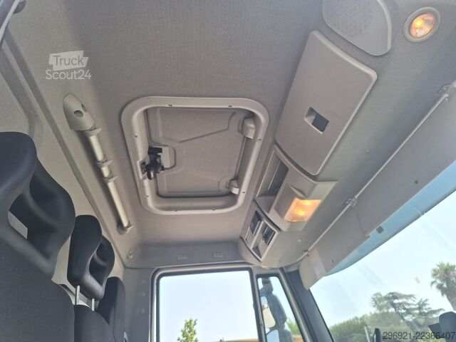 Фургон от шперплат със задна платформа Iveco Eurocargo ML75E19P