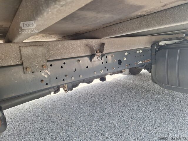 Фургон от шперплат със задна платформа Iveco Eurocargo ML75E19P