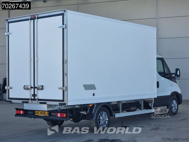 Advanced Emergency Brake System. Lane Assist. Speed Warning. Intelligent Speed Limiter. Adaptive Cru Iveco Daily 35S18 3.0L Koelwagen Vriezer Thermoking V...