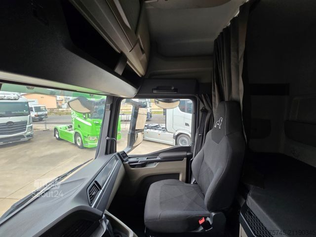 Camion forestier MAN TGS 33.520*TAJFUN HOLZLADEKRAN-FUNK*STAHLSCHEMEL