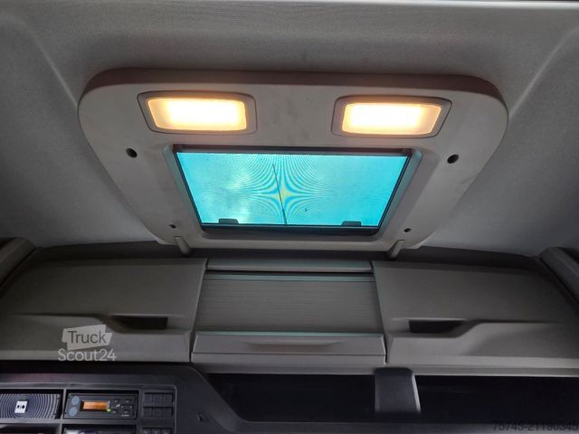 Camion forestier MAN TGS 33.520*TAJFUN HOLZLADEKRAN-FUNK*STAHLSCHEMEL