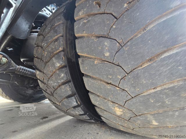 Camion forestier MAN TGS 33.520*TAJFUN HOLZLADEKRAN-FUNK*STAHLSCHEMEL