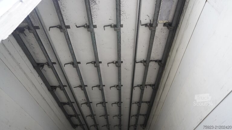 Kühl-/Tiefkühltransport Van Eck Refrigerated trailer with meat hanging system