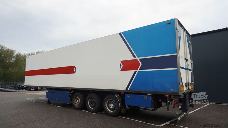 Kühl-/Tiefkühltransport Van Eck Refrigerated trailer with meat hanging system