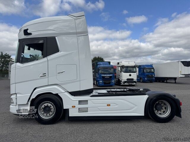 Vakio vetoauto DAF XG+ 530 FT 4x2 VExec Standklima Intarder Leder