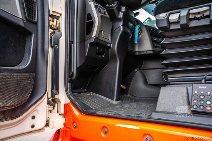 Standard tractor MAN TGX 33.560 XLX BLS+BIG AXLES+INTARDER