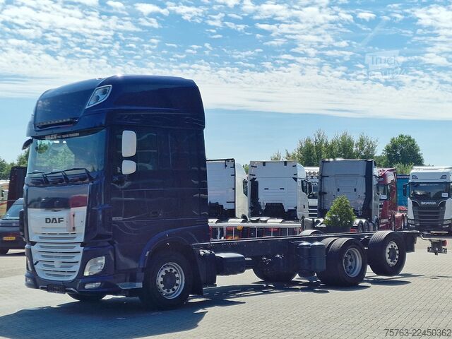 Chassi med hytt DAF XF 530 6X2 - steel / air - steering axle - WB 4...