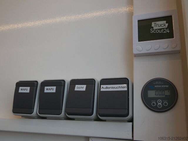 Römork HOFMANN Toilettenanhänger WC mit Tanksystemen und Solar