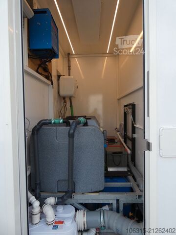 Römork HOFMANN Toilettenanhänger WC mit Tanksystemen und Solar