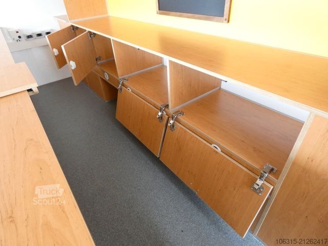 Árusító utánfutó HOFMANN Kühltheke Käse Wurst Fleisch VHS450