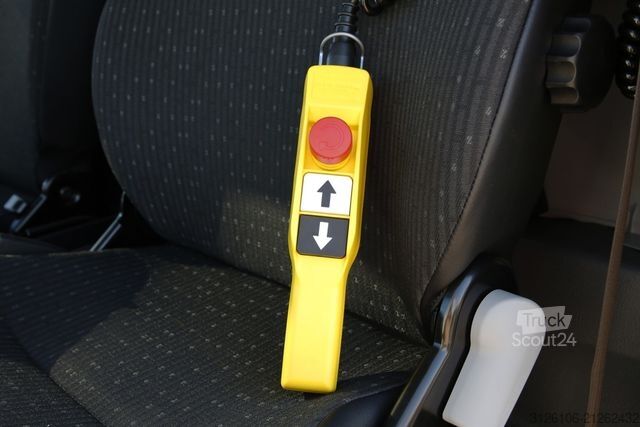 Savitarnos furgonas FUSO CANTER 3C15 SCATTOLINI 3-Seitenkipper KAMERA AHK