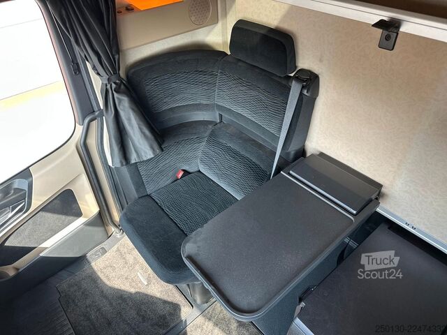 Tractora standard MERCEDES-BENZ Actros 1851 GigaSpace 4x2 BL / MIRROR /RETARDER/