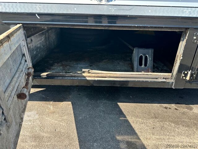 Remorcă pentru transport cai Finkl FINKL VTA24 3.Stock KombiLiner Liftachse Hubdach