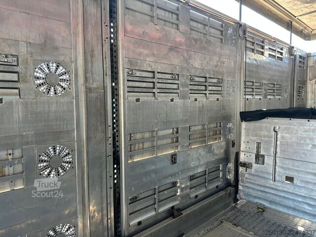 Remorcă pentru transport cai Finkl FINKL VTA24 3.Stock KombiLiner Liftachse Hubdach