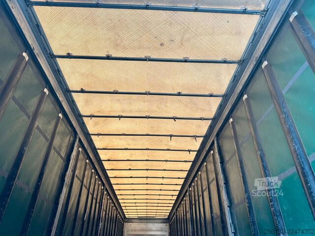 Semiremorcă deschisă cu prelată SCHMITZ CARGOBULL SCB*S3T MegaTrailer Curtainsider Edscha
