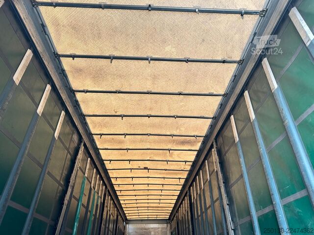 Semiremorcă deschisă cu prelată SCHMITZ CARGOBULL SCB*S3T MegaTrailer Curtainsider Edscha