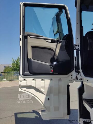 Fahrgestell mit Fahrerhaus MAN TGX 26.520 6x2-2 LL Fahrgestell Alcoa Standklima