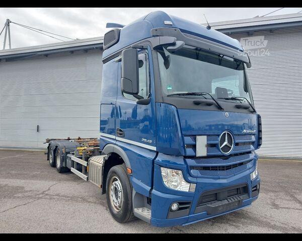 Cassone intercambiabile con struttura a box MERCEDES-BENZ Actros 5 distribuzione 25 6x2 - Actros 5 distribuzione 2545 L 6x2