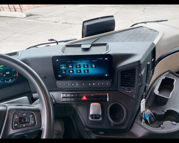 Cassone intercambiabile con struttura a box MERCEDES-BENZ Actros 5 distribuzione 25 6x2 - Actros 5 distribuzione 2545 L 6x2